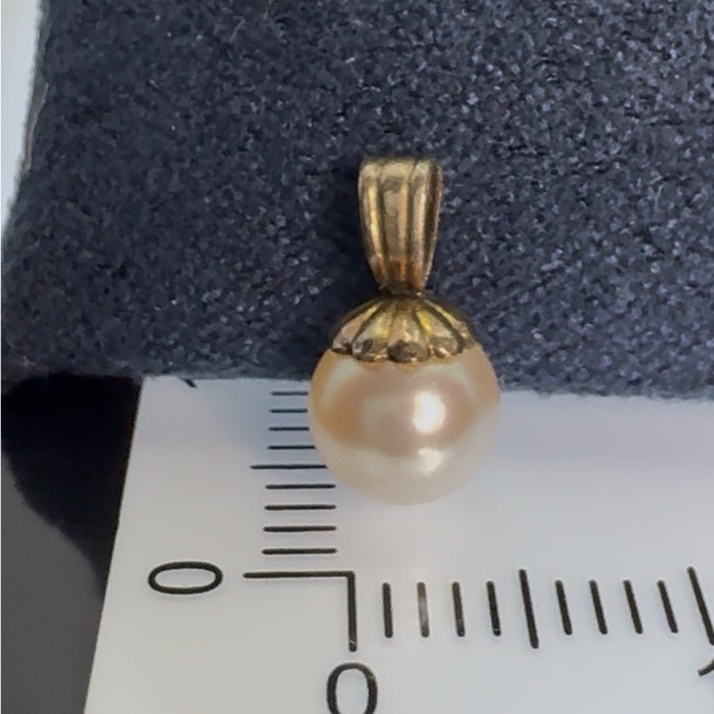 Stunning Antique White/Pink Pearl Silver Pendant!